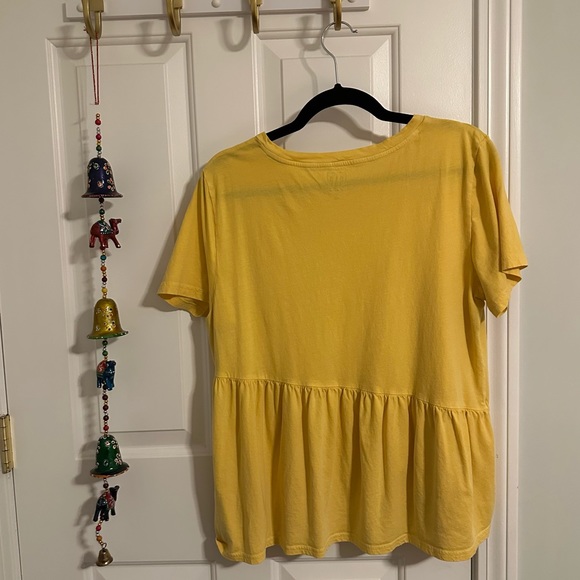 GAP- Women’s Yellow TShirt - Picture 3 of 6